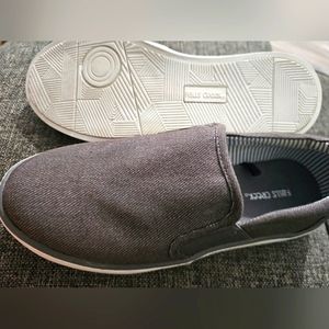 Falls creek slip on shoe size 5 kids